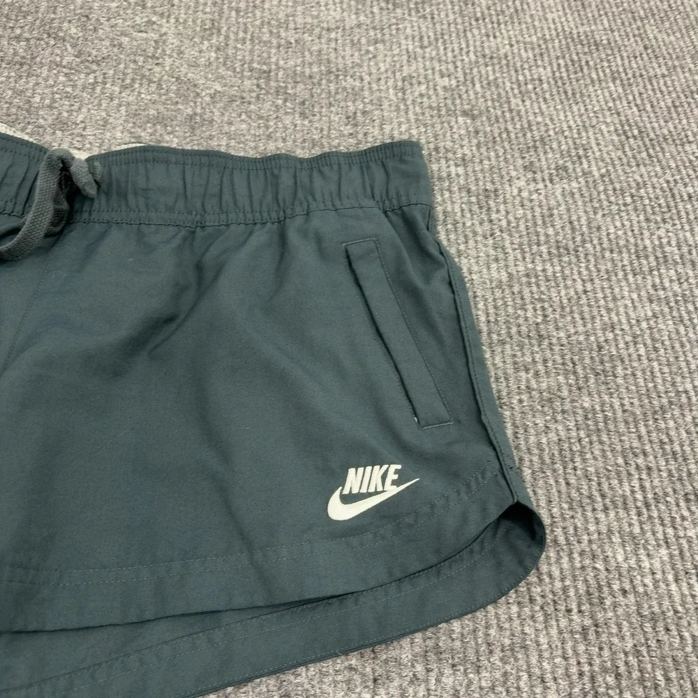 Nike Shorts Girls XL Gray Polyester Elastic Waist Sportswear Active Athleisure